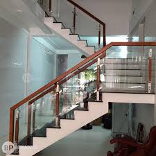 mẫu cầu thang kính đà nẵng